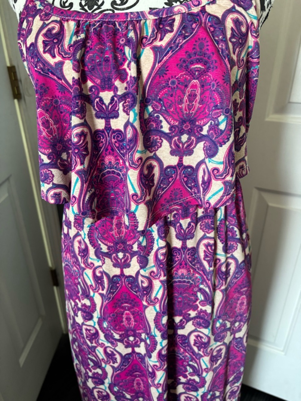 Alya Pink & White Paisley Spaghetti-Strap Maxi Dress - Picture 2 of 4